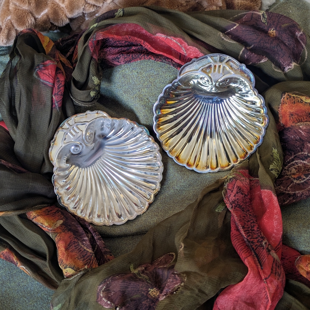 Vtg Set Of 2 Shell-Shaped Silver Plated Accent Trays